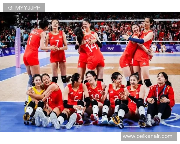 重庆排球队配合引发热议球迷对战术执行与团队默契的不同看法